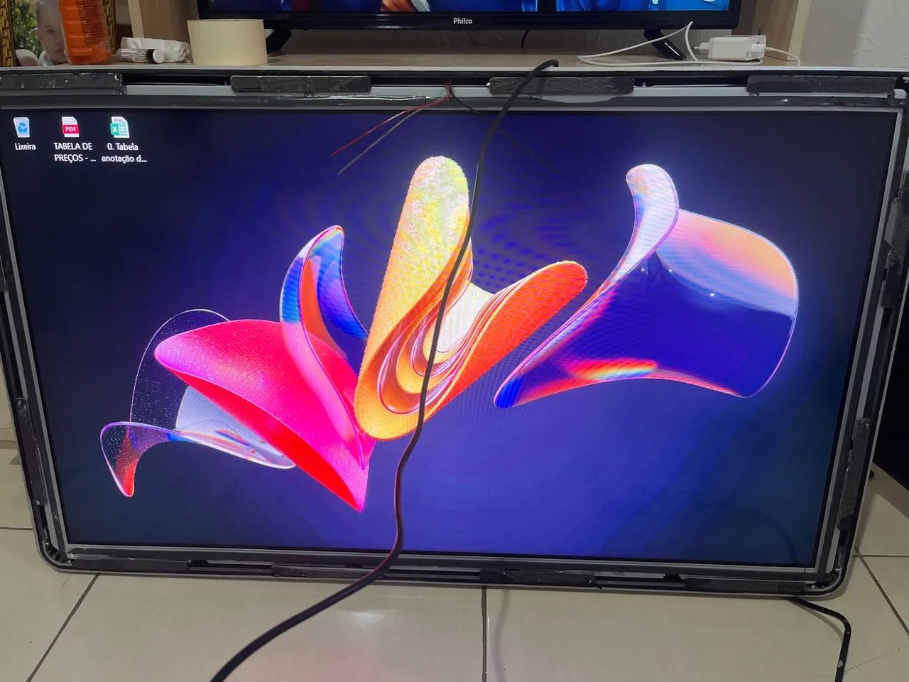 Monitor 42" Polegadas ELO Tela Touch Screen quebrada funcionando - Foto 3