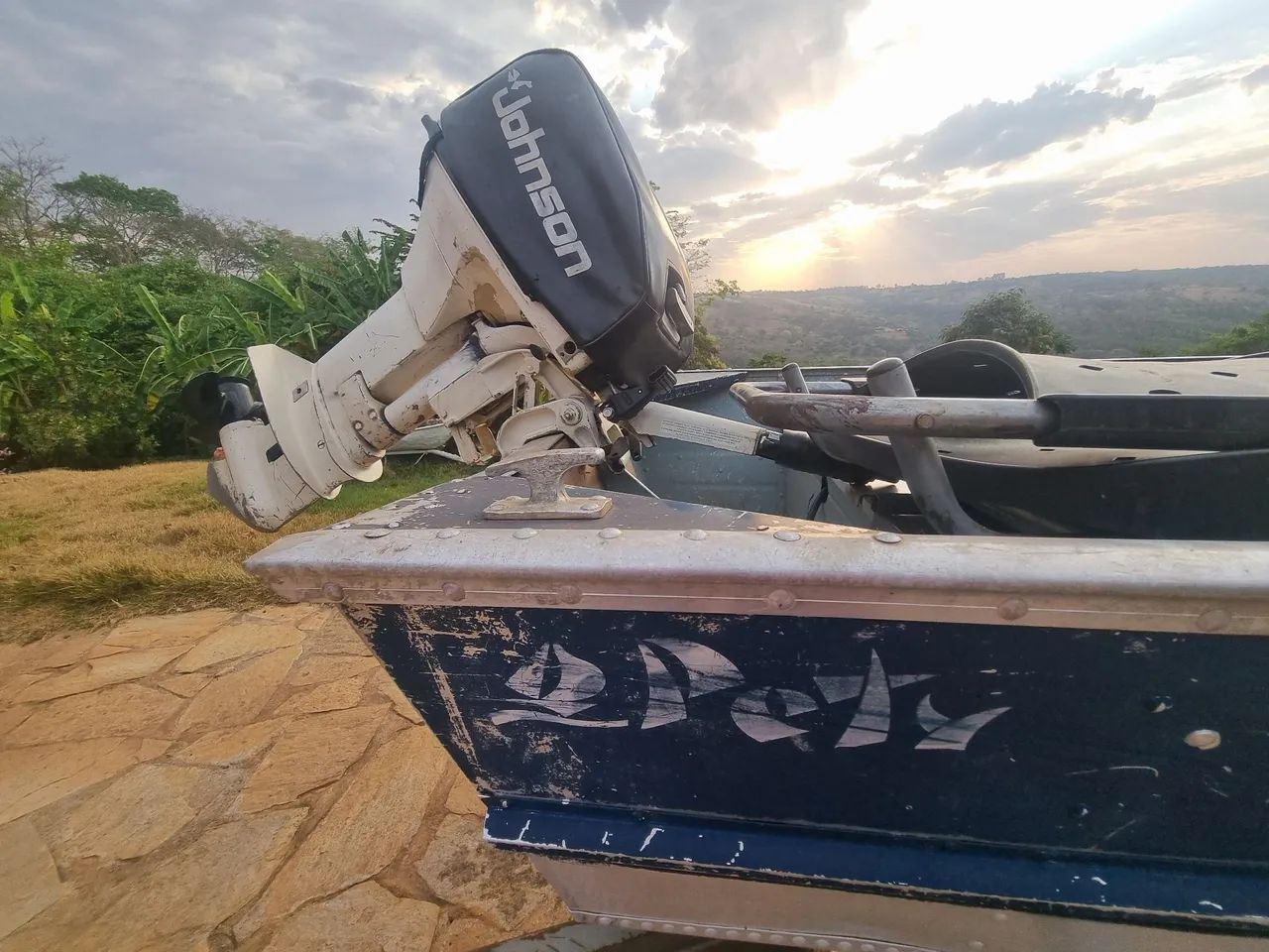 Vendo barco, motor e carretinha