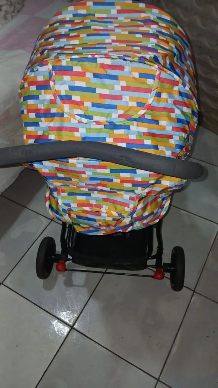 Carrinho de Bebê Compacto e Colorido - Foto 3