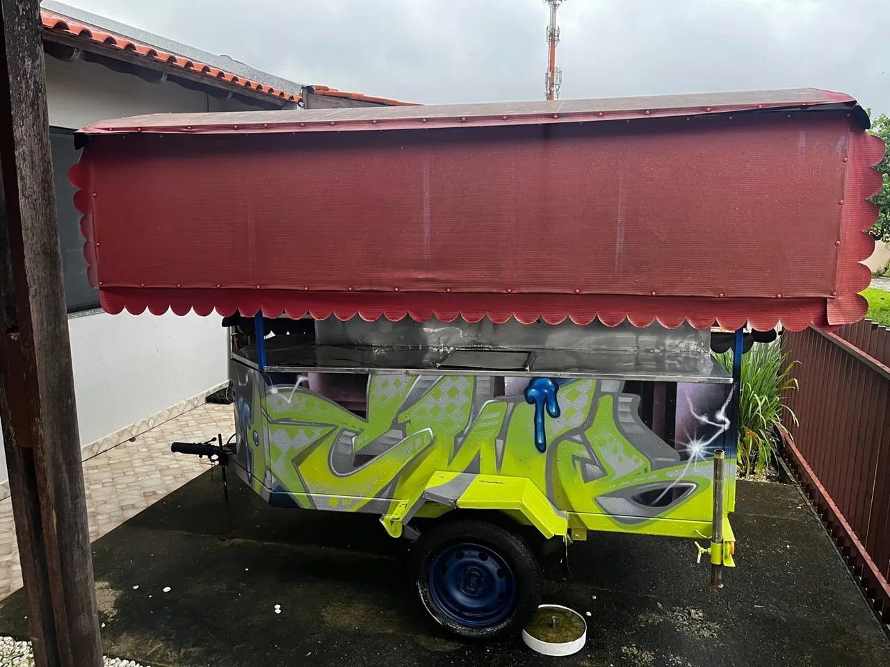 VENDE-SE CARRINHO DE LANCHE, SÓ PEGAR E TRABALHAR 