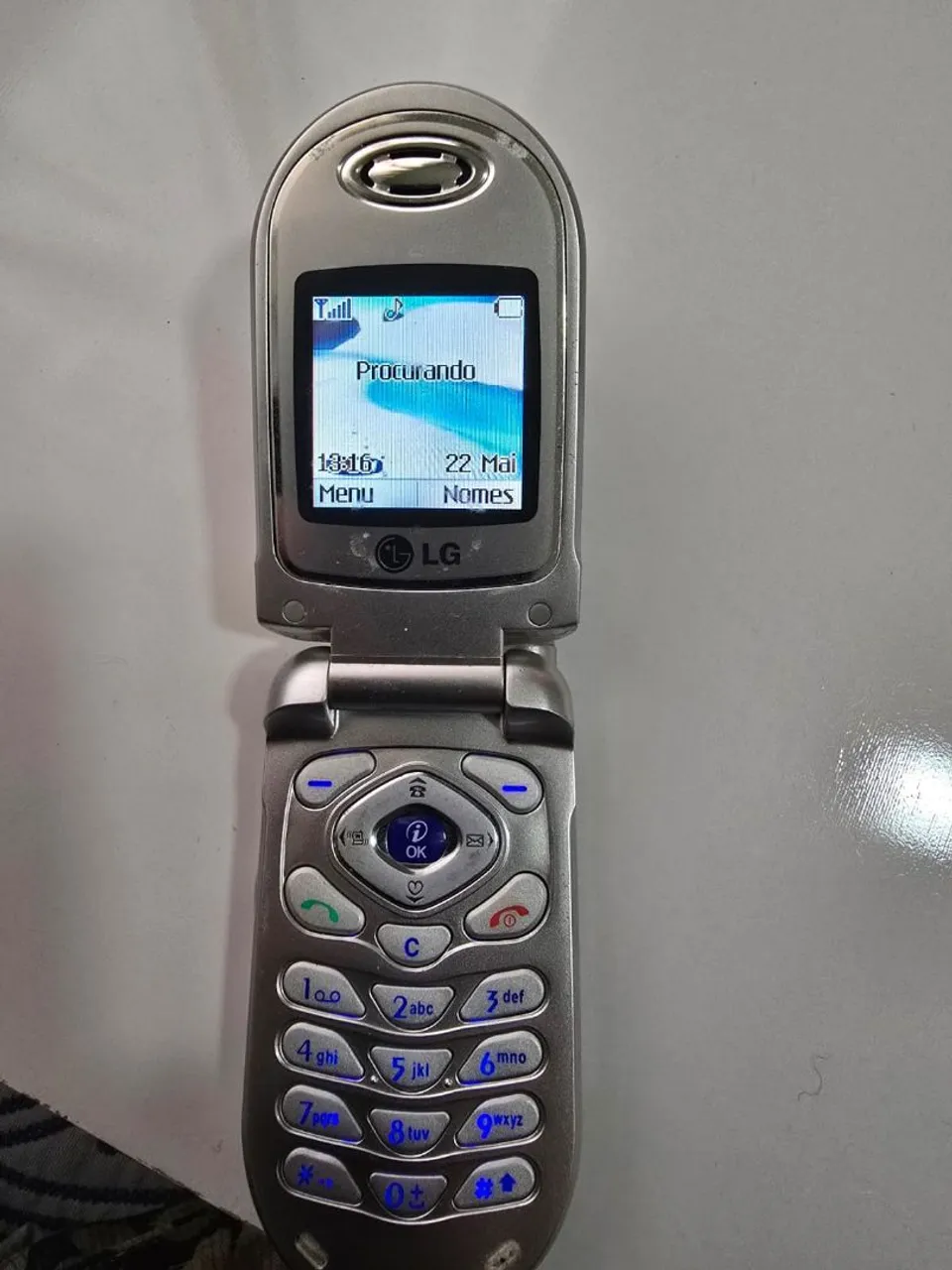 Celular LG funcionando