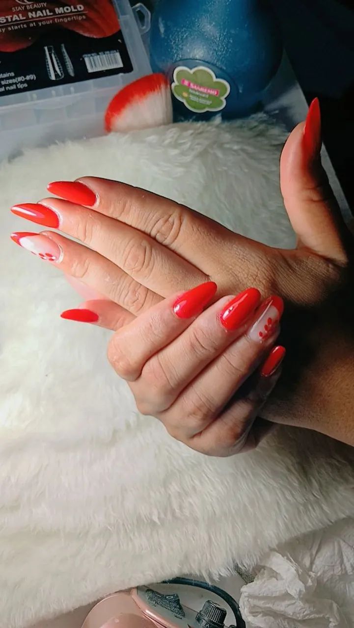 Unhas vermelhas impecáveis - Foto 3