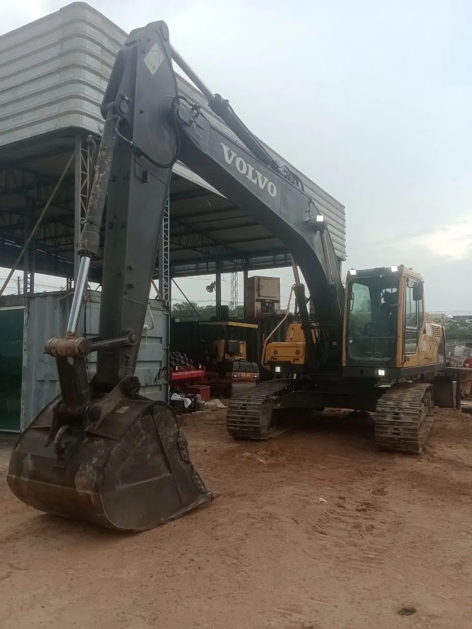 Escavadeira Volvo 210 ano 2013 - Excelente estado