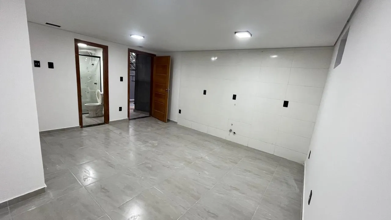 Studio no Campeche, excelente localização, próx a praia e comércios.