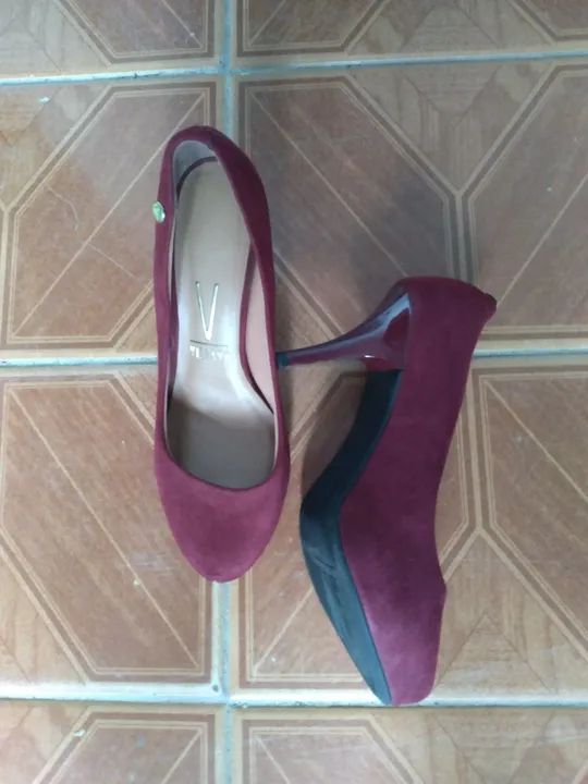 Sapatos de salto vinho - Foto 3