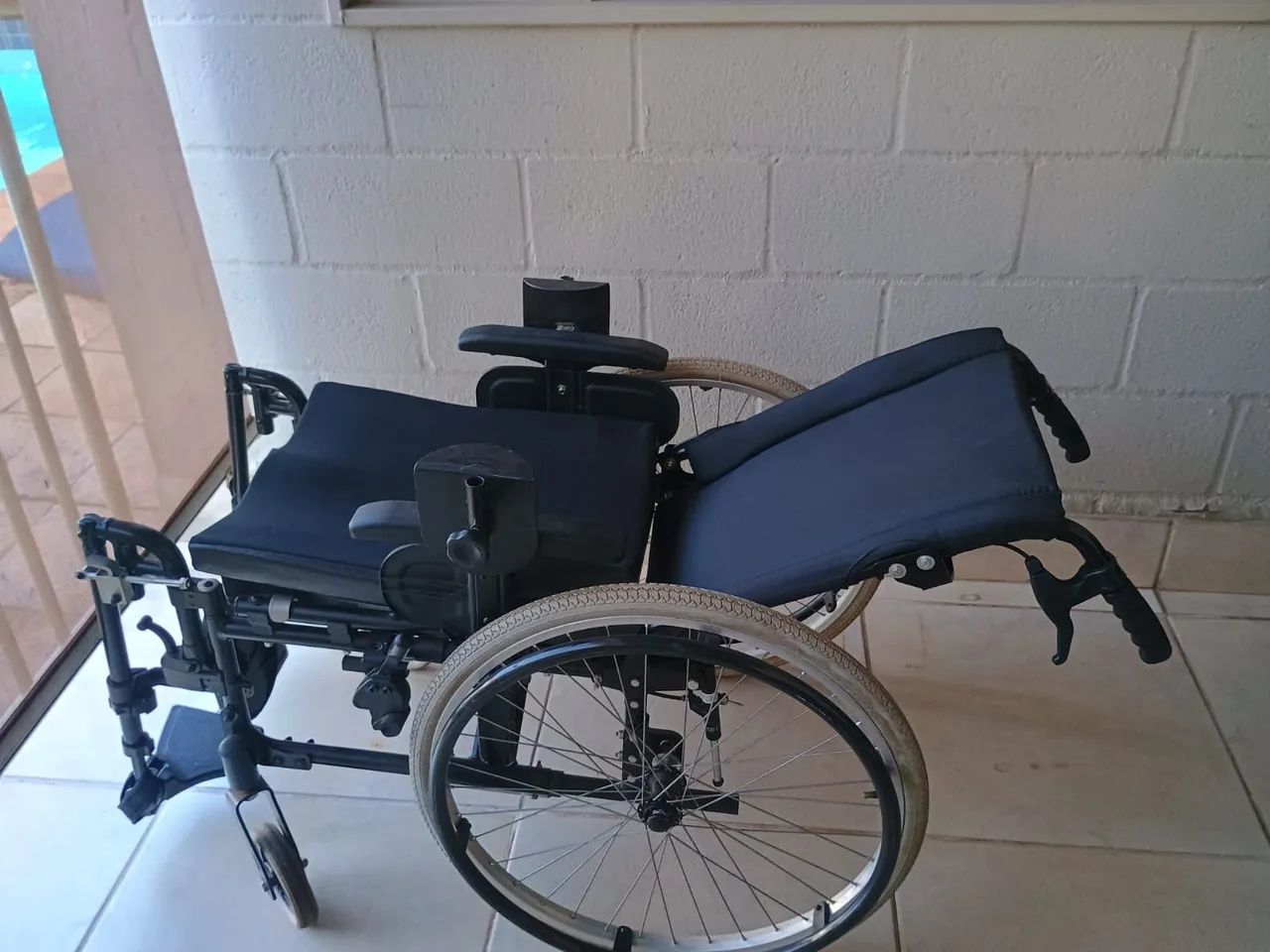 Cadeira de rodas adaptada e reclinável ORTROBRÁS  - Foto 4