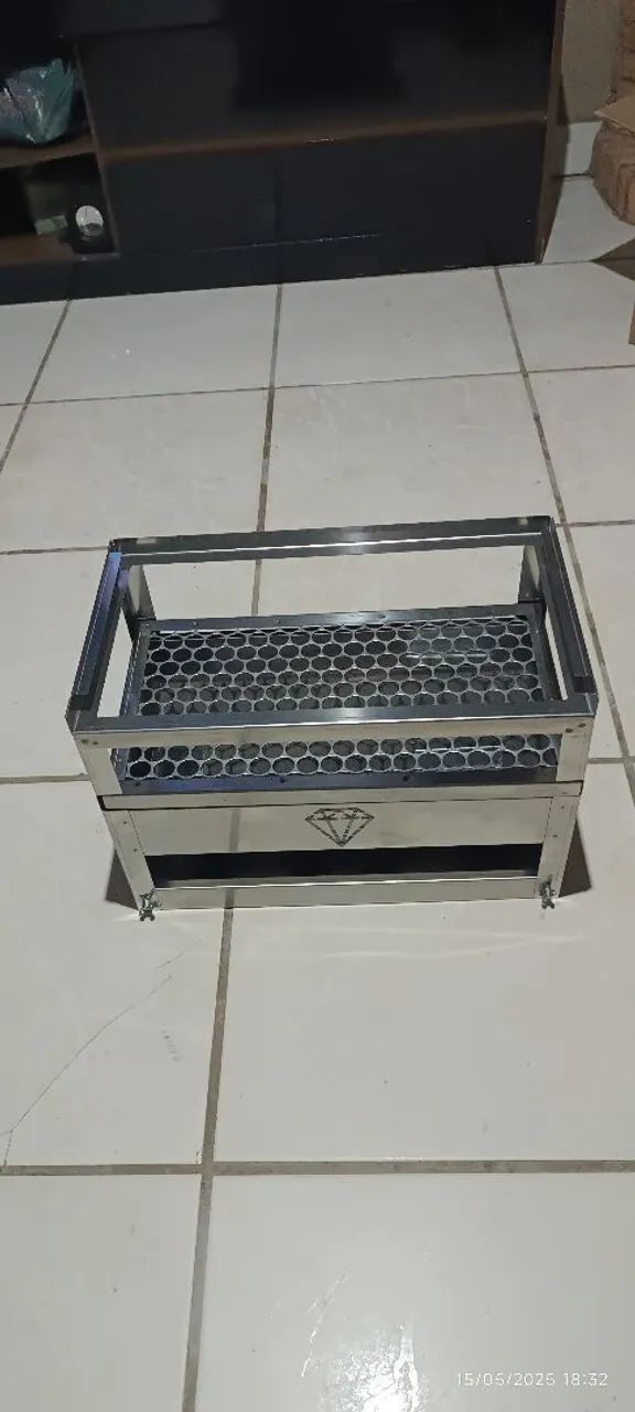 Churrasqueira a carvão Inox com Grelha Inox