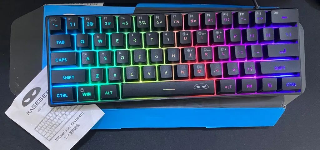 Teclado Gamer 61 Teclas RGB USB MageGee