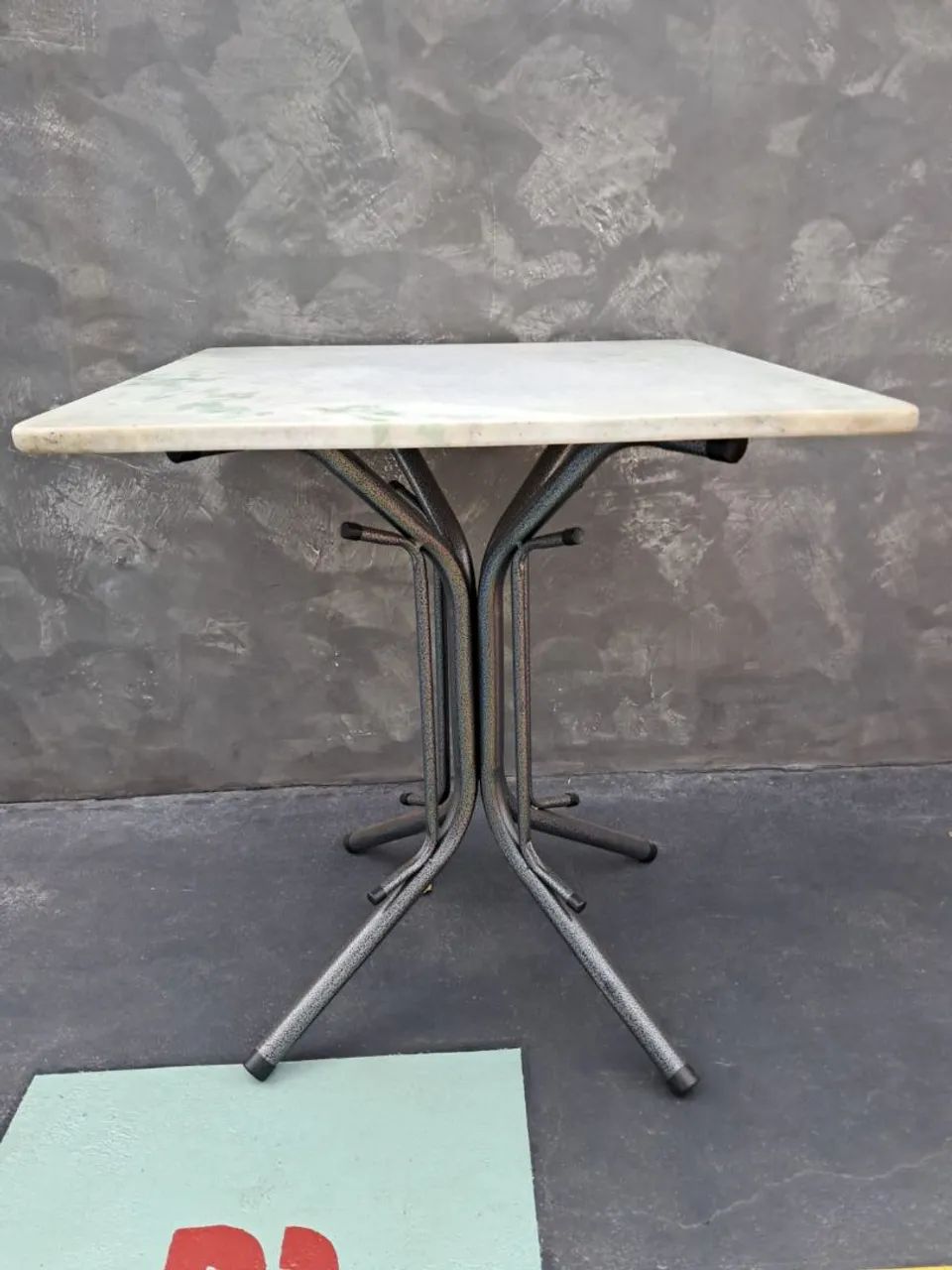 MESA SEM CADEIRAS, LEIAM: - Foto 4