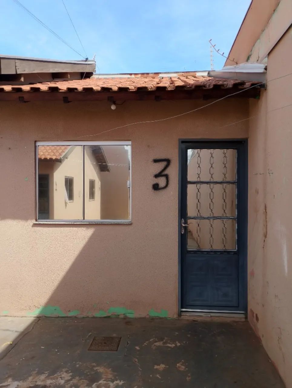 KITINET BEM LOCALIZADA 