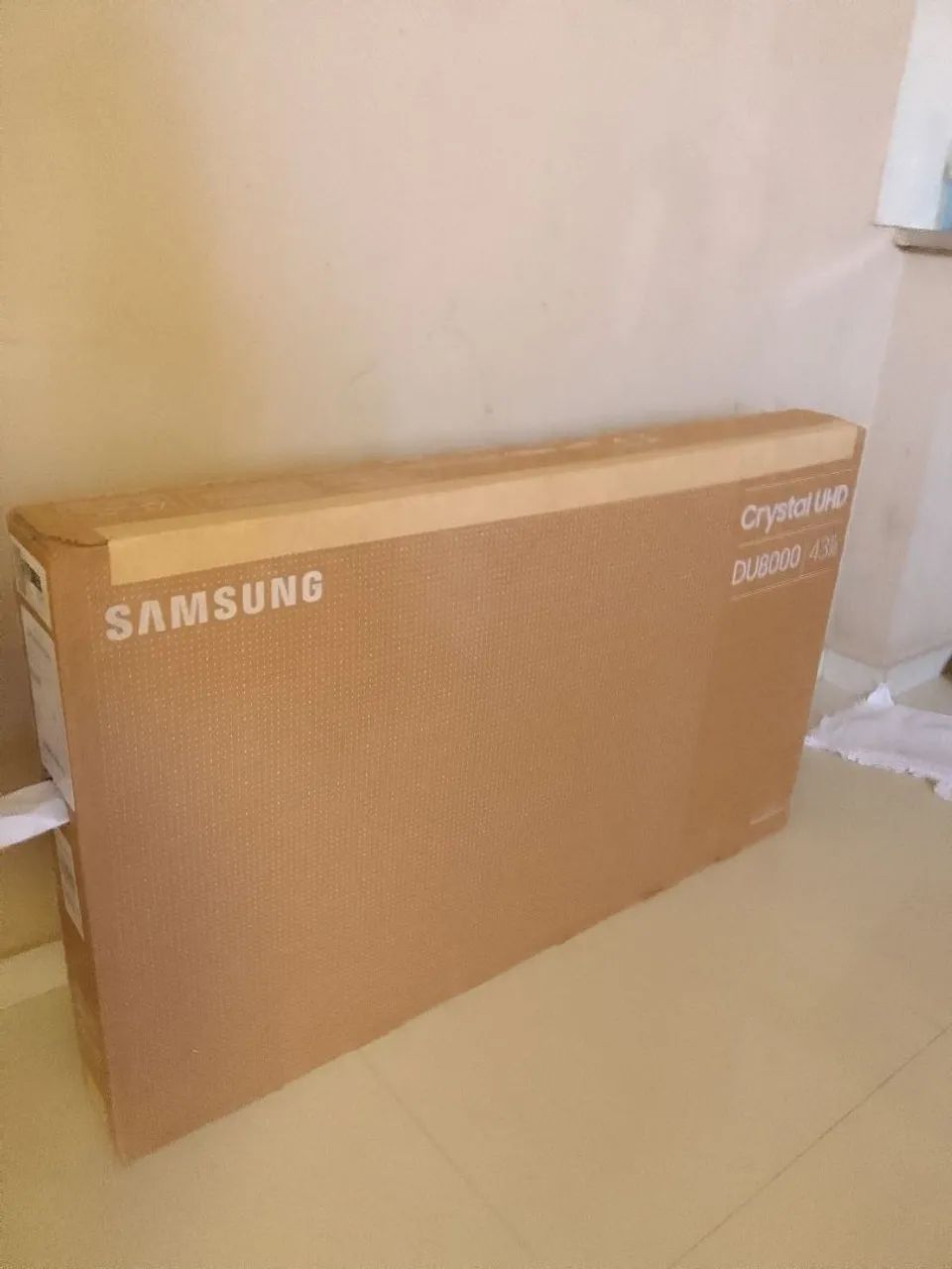 TV Samsung Crystal UHD 43 polegada( Nova Lacrada)