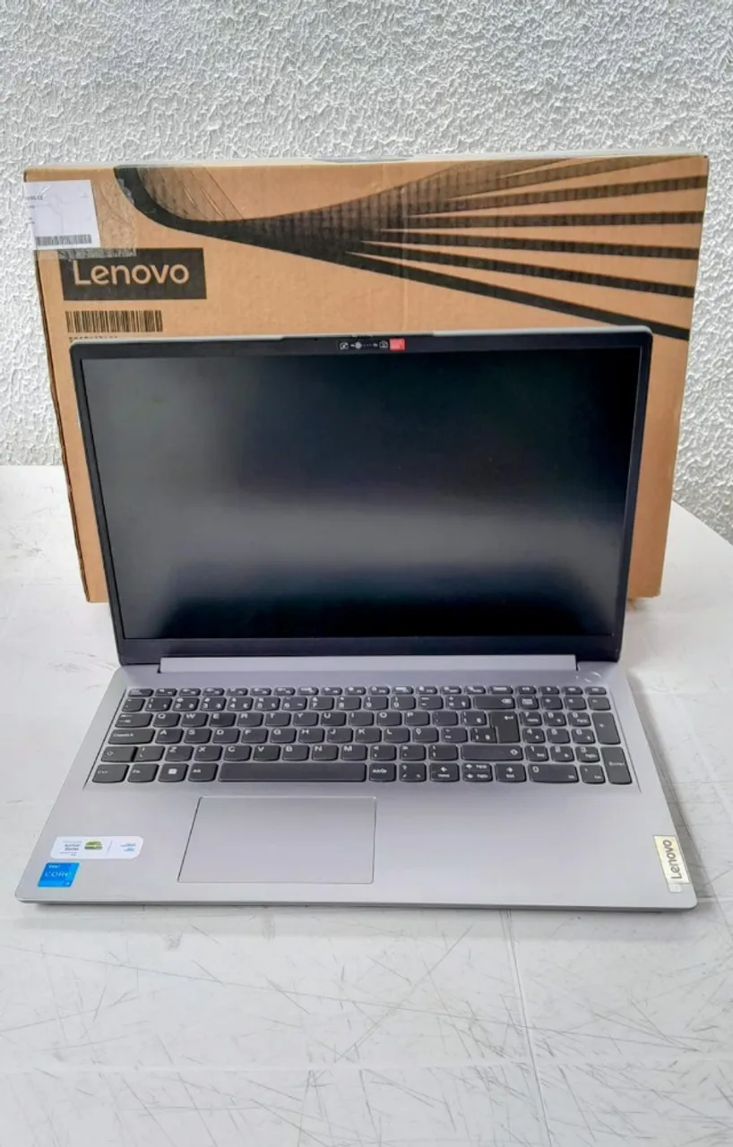 Notebook Lenovo i5 8GB 512GB SSD 15.6" W11