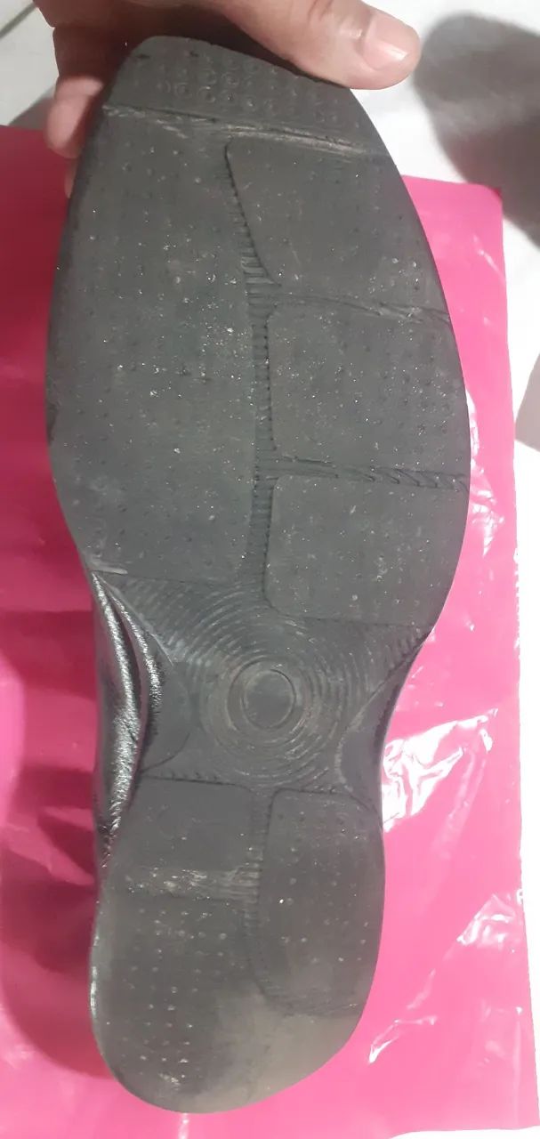 Sapatos sociais em couro preto - Foto 4