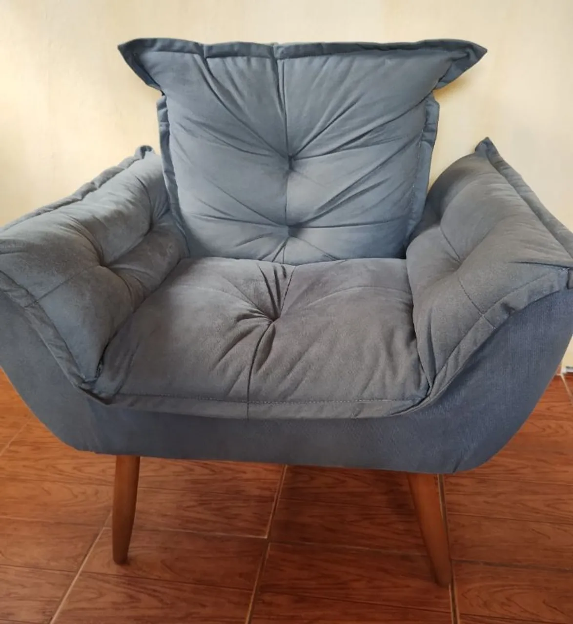 POLTRONA SEMI NOVA