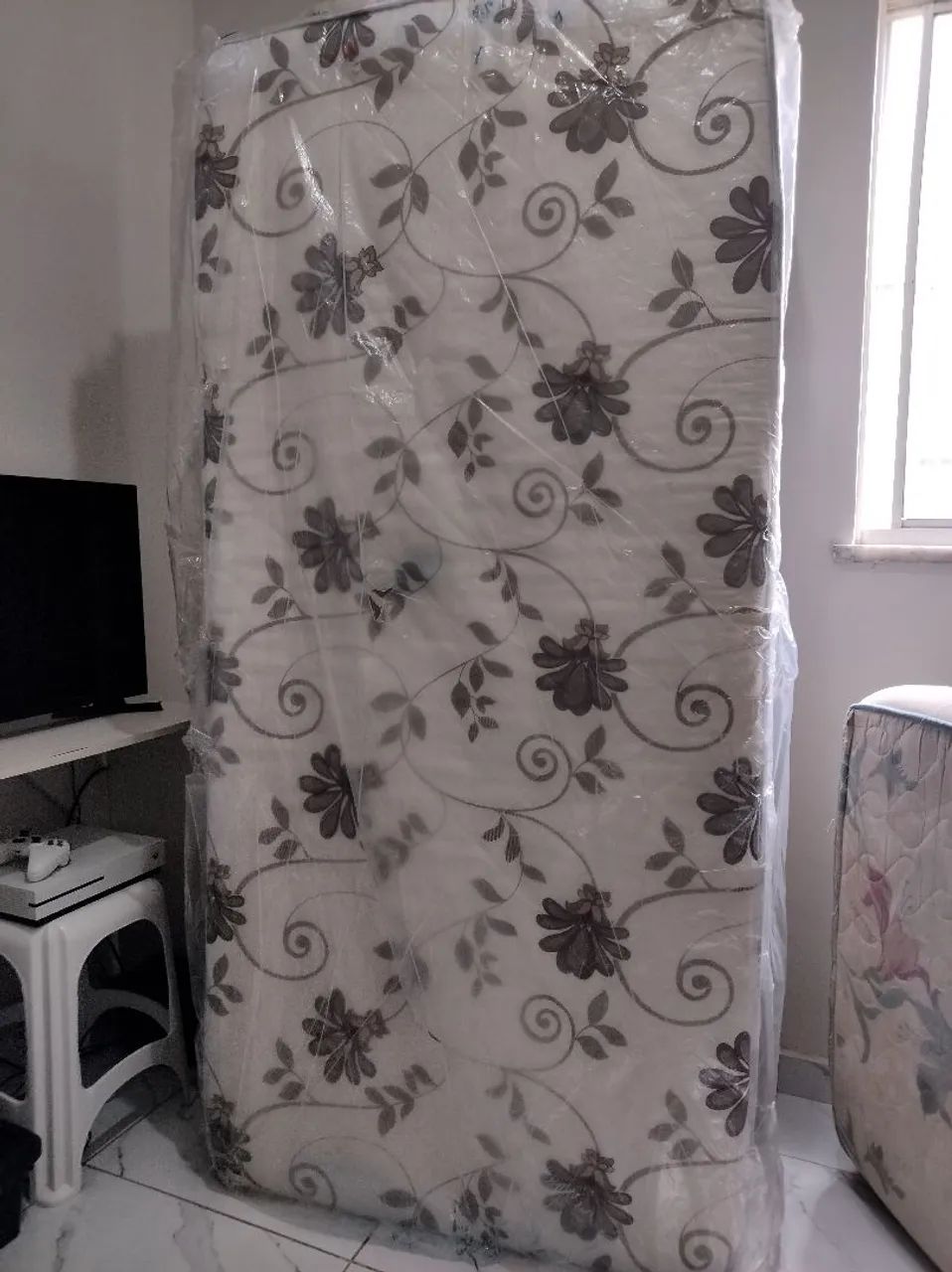 Vendo cama box conjugado de solteiro, marca Ortobom. 