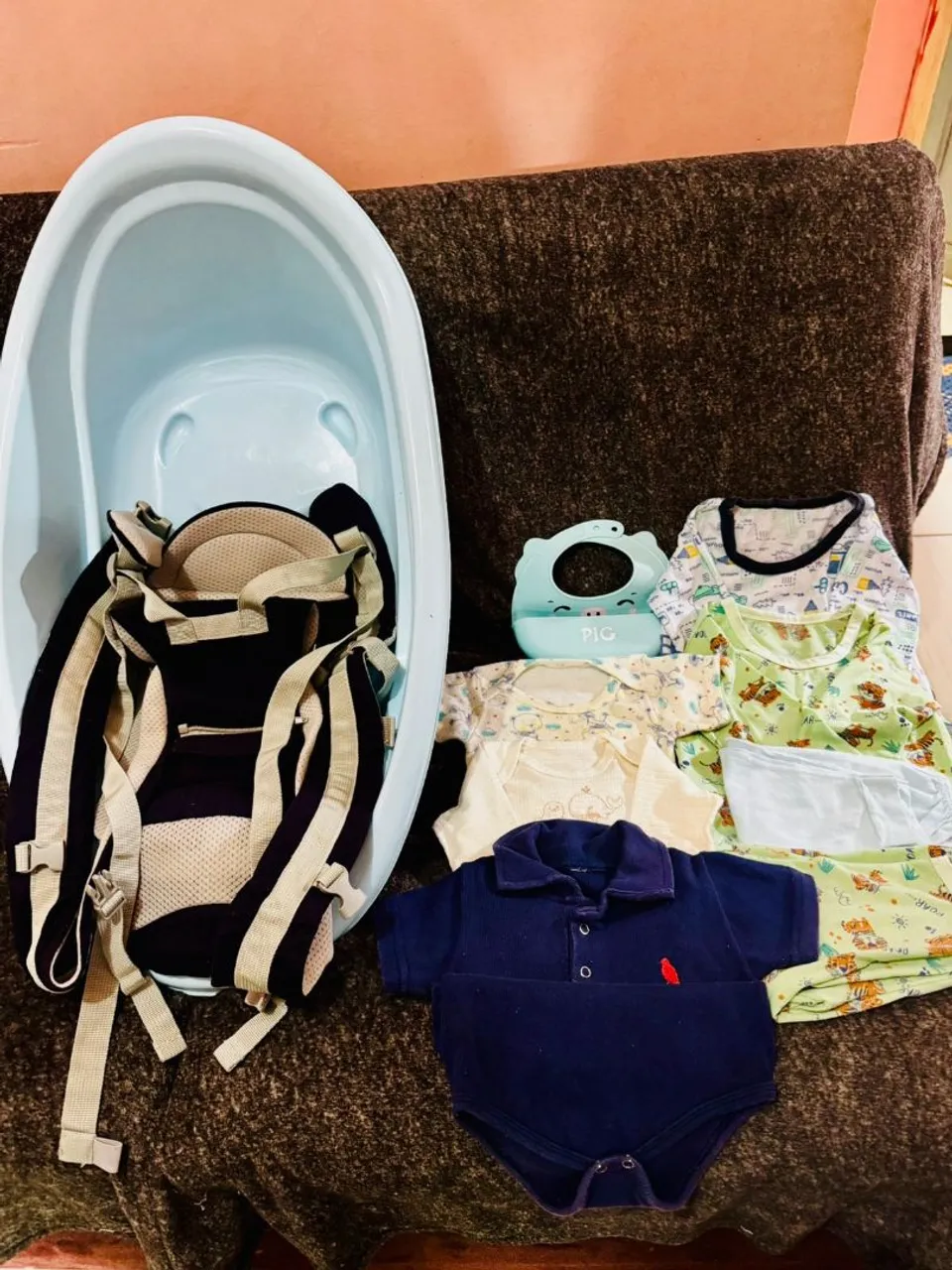 Enxoval de bebê - roupas e acessórios