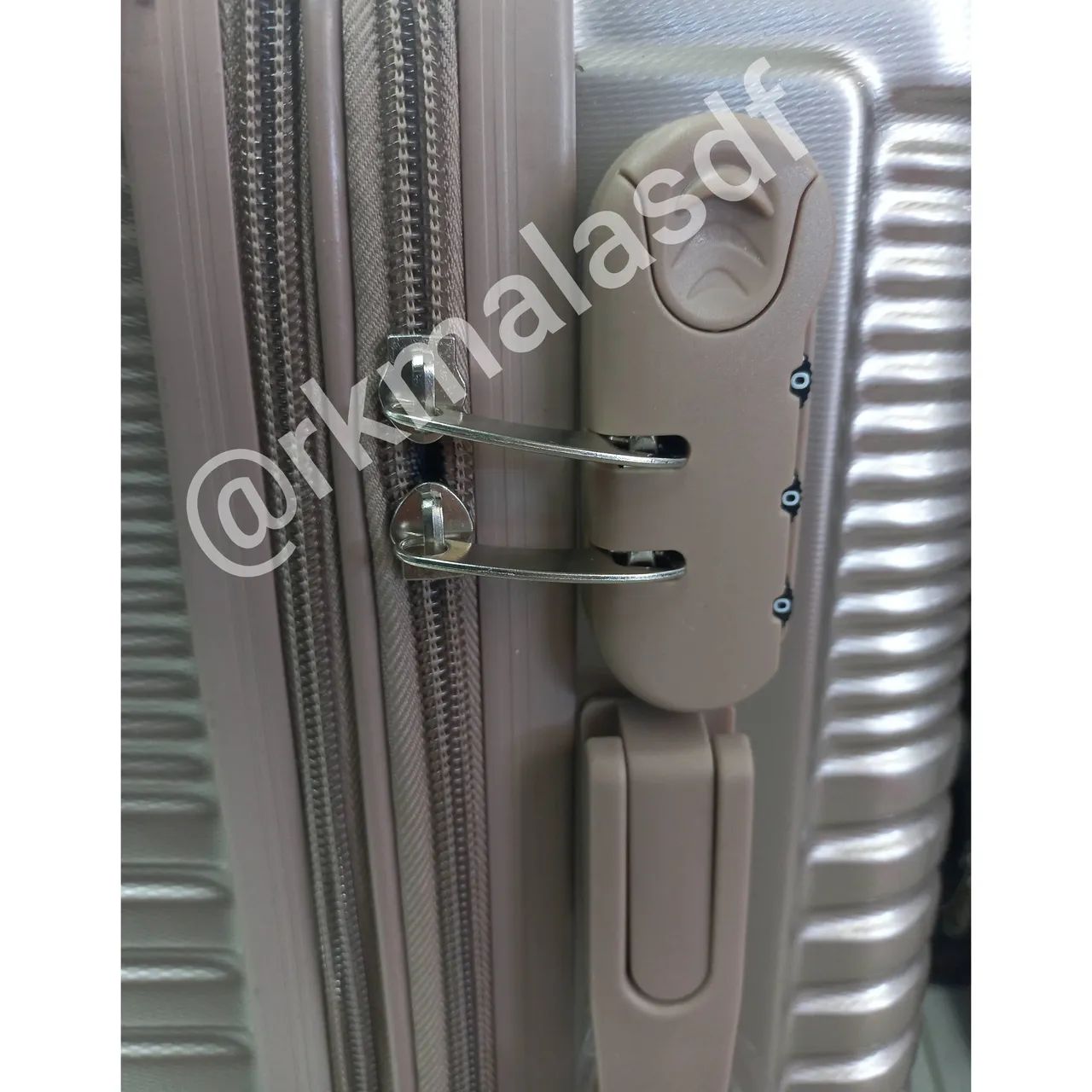 MALA DE BORDO COM ZIPER DUPLO EXTENSOR  E PORTA COPOS SÓ 179! ENTREGO  - Foto 4