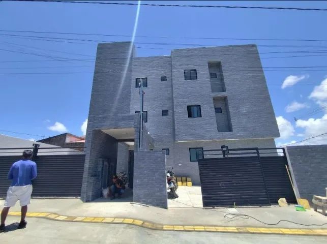 Apartamento em Paratibe com , 2 quartos sendo 1 suíte.