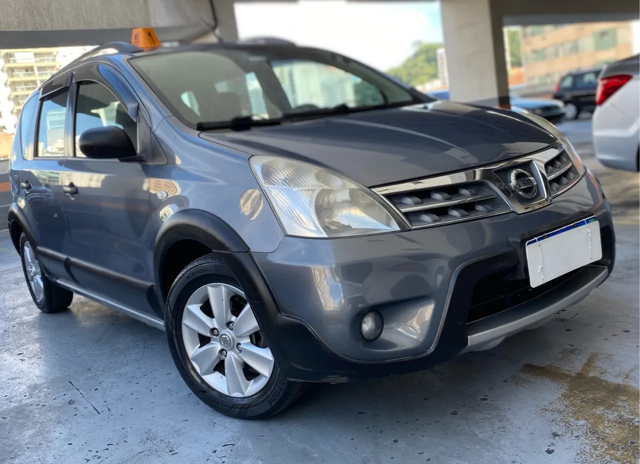 LIVINA 1.6 X-GEAR 2010