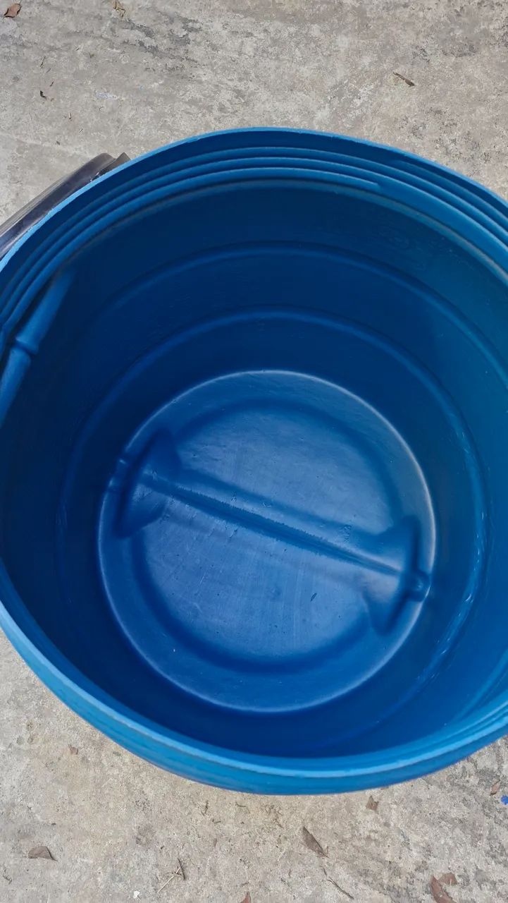 Tambor Plástico Azul novo 120 litros  - Foto 4