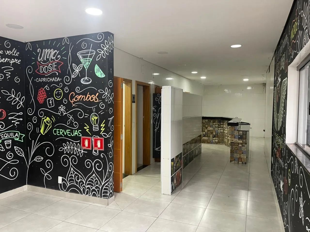 Salão para locação no Tatuapé com 115 metros , com banheiros e cozinha de esquina
