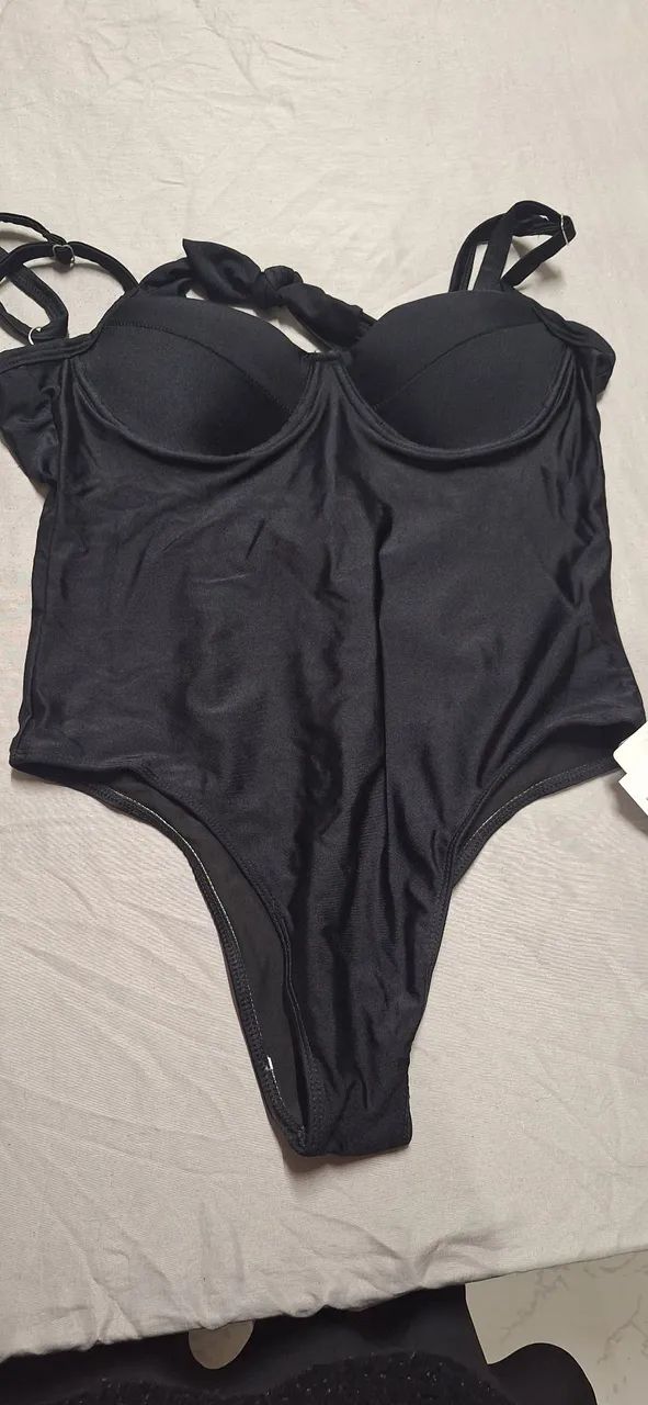 Body Preto Elegante com Bojo - Moda Praia - Foto 4