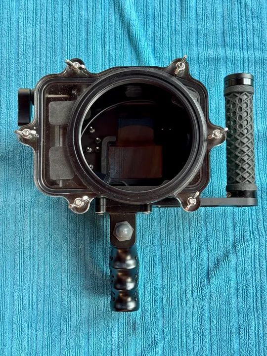 Carcaça Subaquática Salty Surf Housings Para Canon R5 - Foto 4