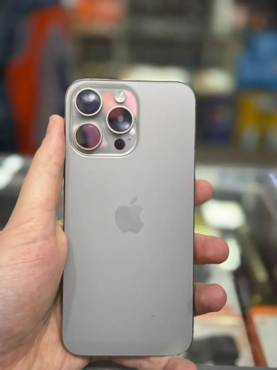 iPhone 15 pro Max - 256gb <br><br>97% de bateria - garantia Apple até Agosto.
