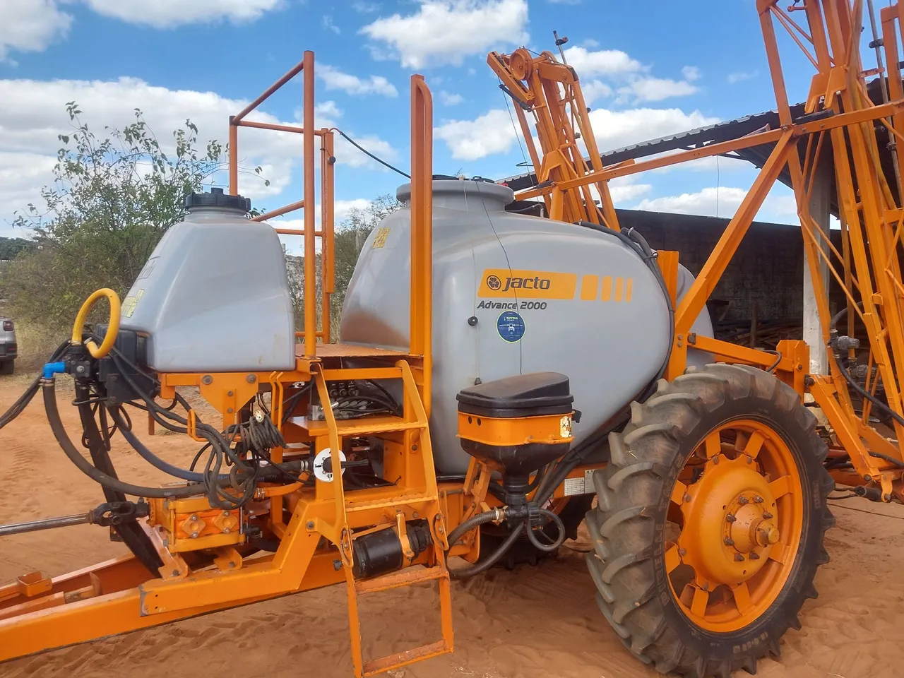 Pulverizador Jacto Advance 2000