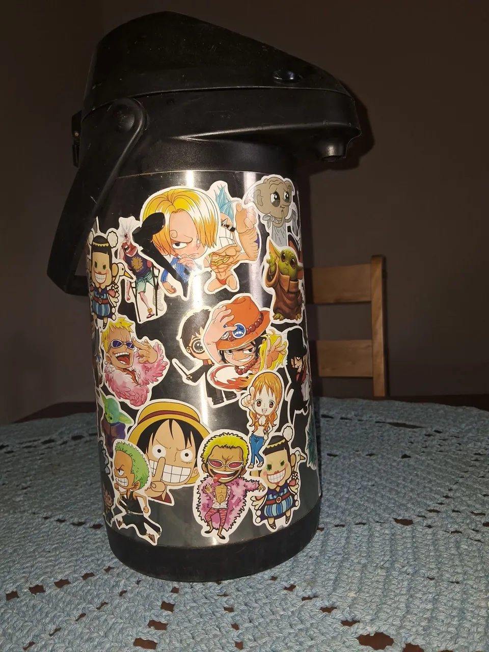 Garrafa Térmica Decorada com Adesivos