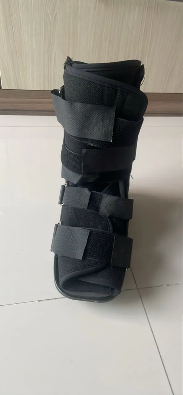 Bota Ortopédica para Imobilização com par de muletas incluso - Foto 4
