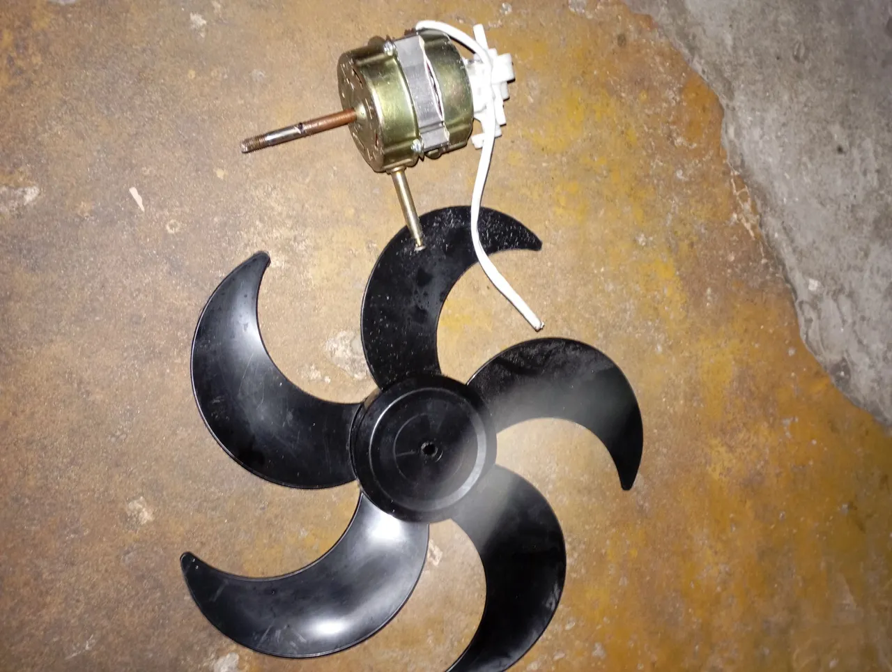 Motor e Hélice de Ventilador
