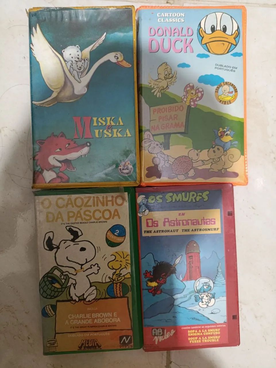 Lote VHS desenhos Snoopy, Smurf, etc
