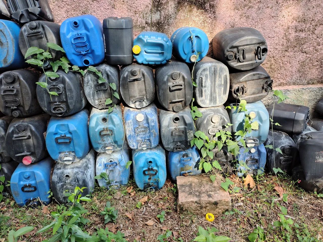 110 GALÕES PLÁSTICOS PEAD (20L e 50L) Usados - Armazenamento a Preço de Custo!