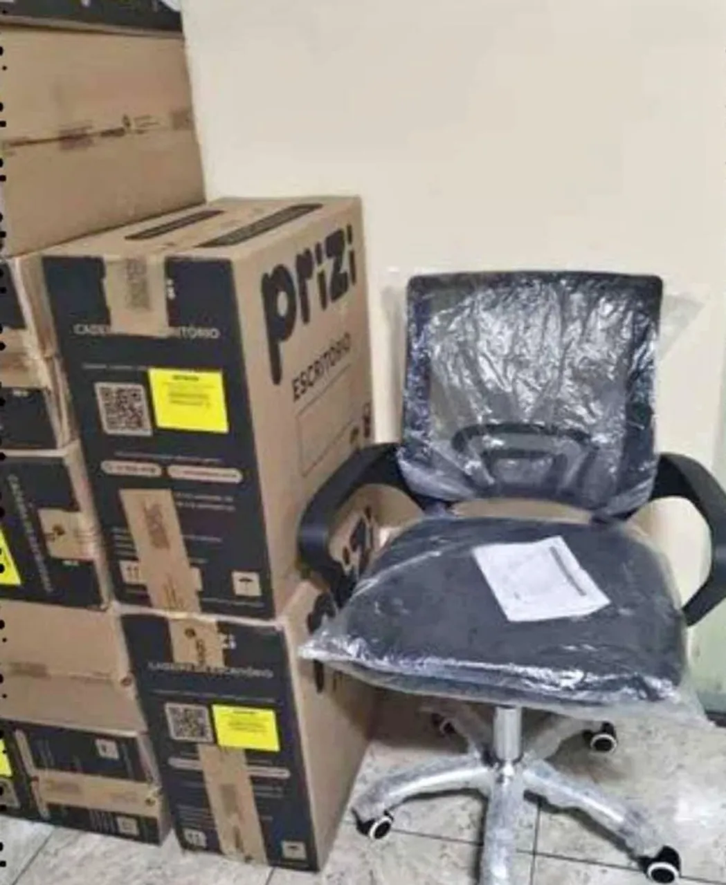 Cadeira de Escritório Giratória Prizi NOVA