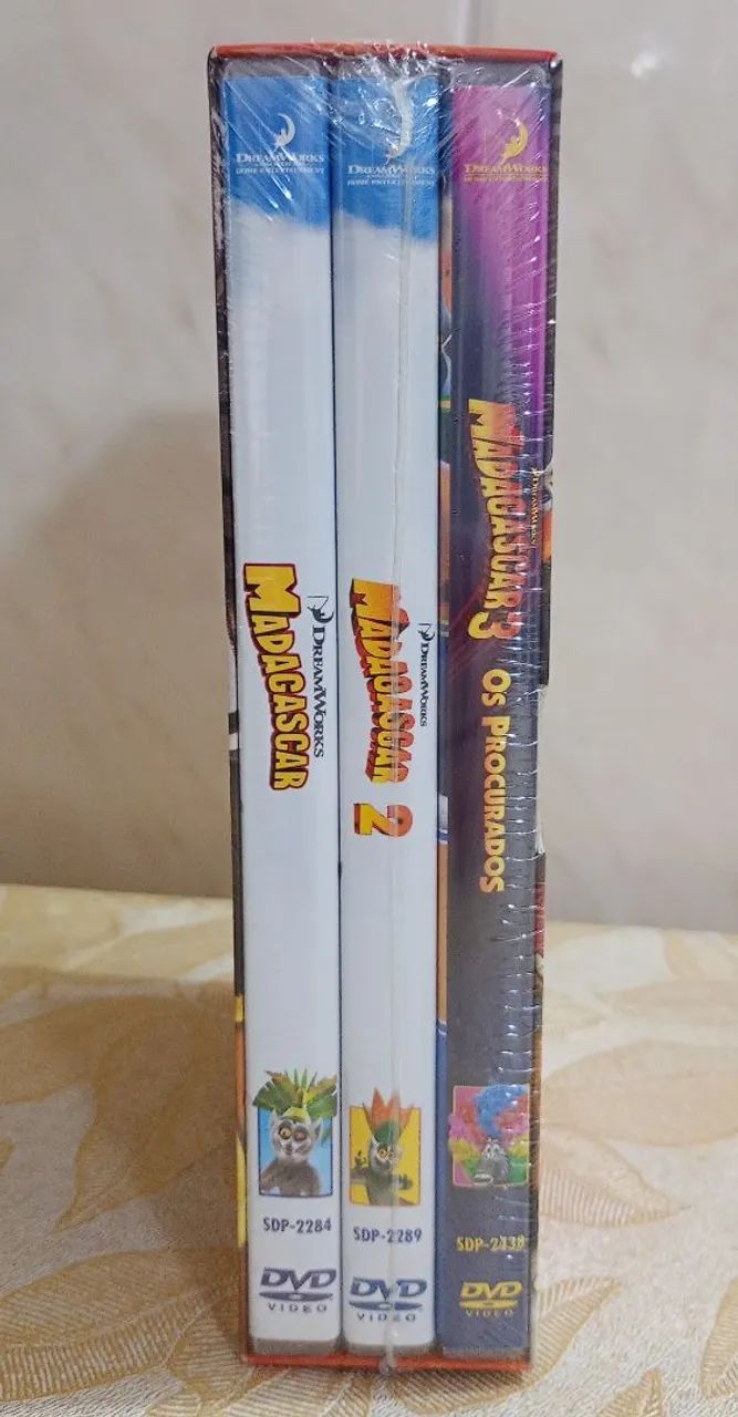 Box - Madagascar 1 , 2 E 3 - 3 Dvds - Lacrado - Foto 3