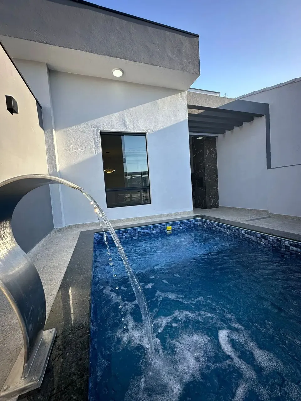 Sobrado novo com piscina Mongaguá