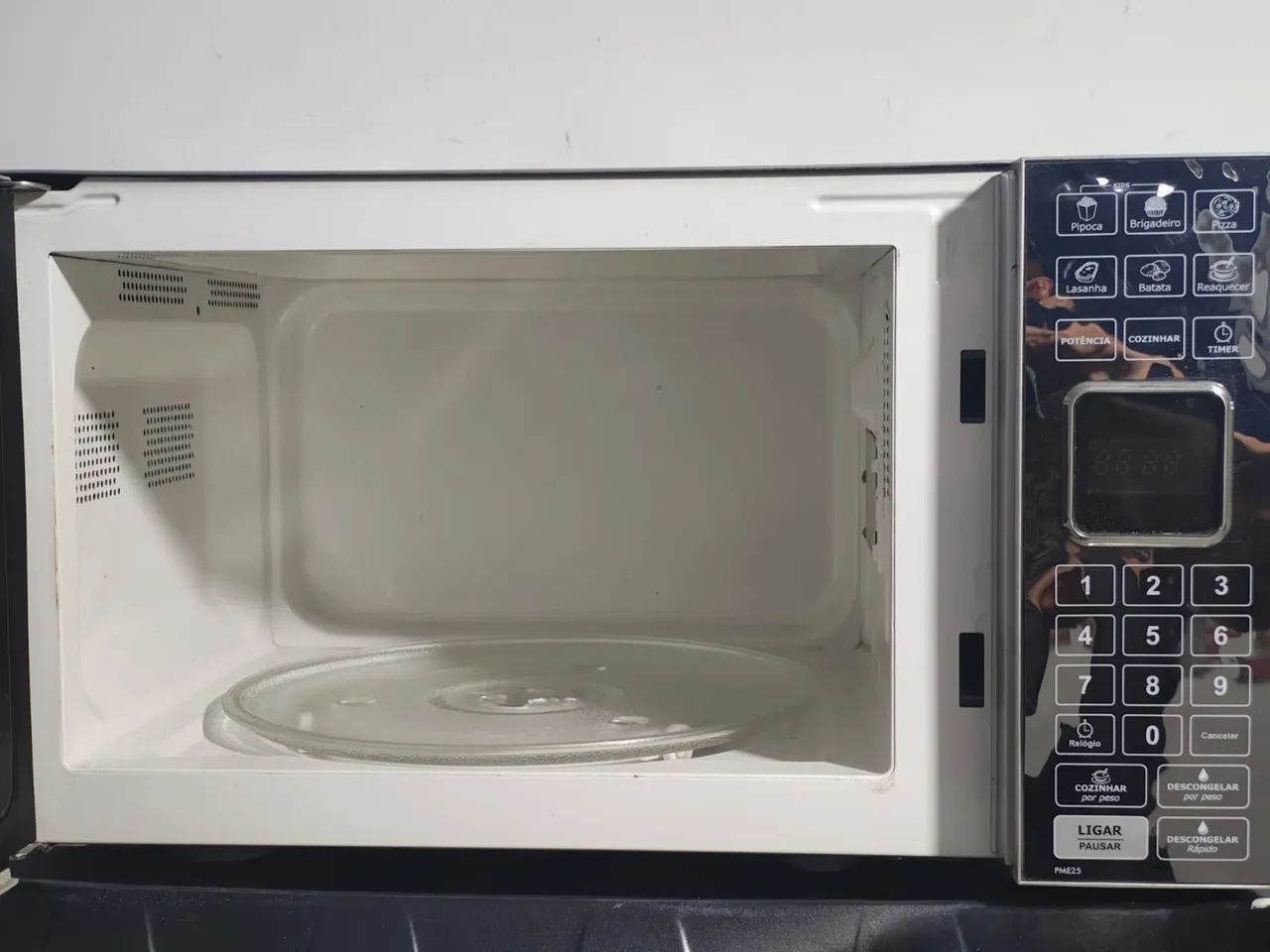 Microondas Philco Espelhado - 25 litros  - Foto 2