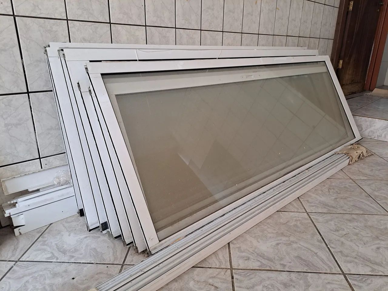Porta de vidro e alumínio para Varanda Gourmet  - Foto 2