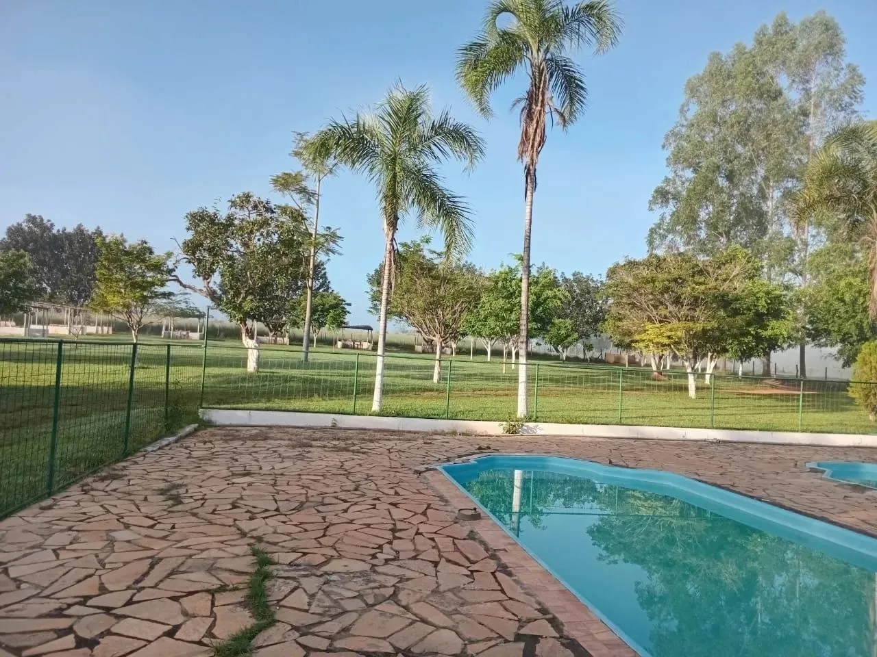 Sítio com diversas opções de lazer!!