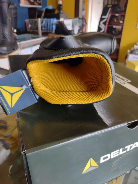Bota de Segurança - Tamanho verificar disponibilidade do número  - Foto 6