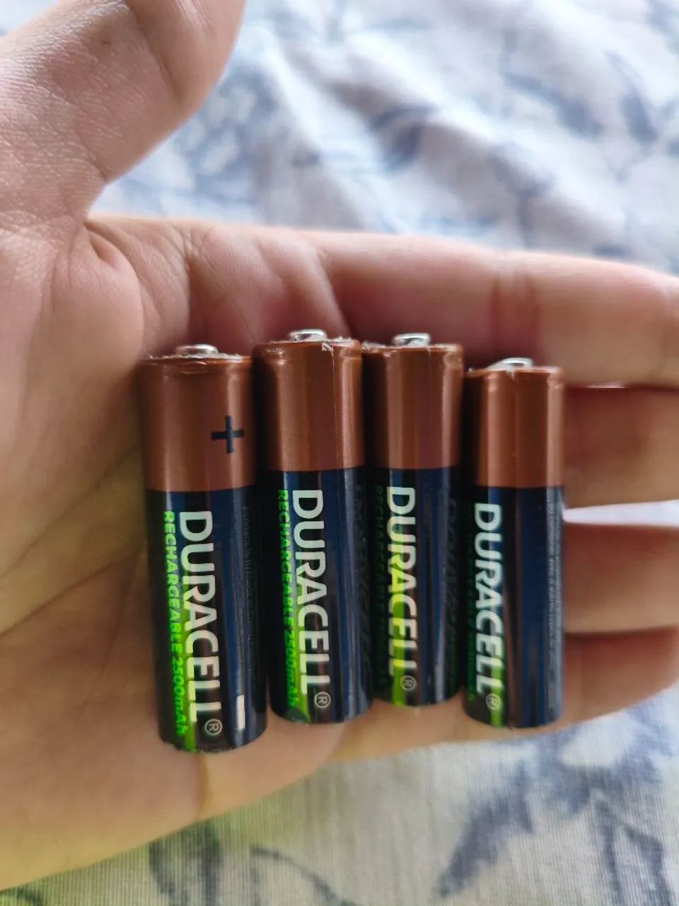 Carregador de pilhas Duracell para controles - Foto 2