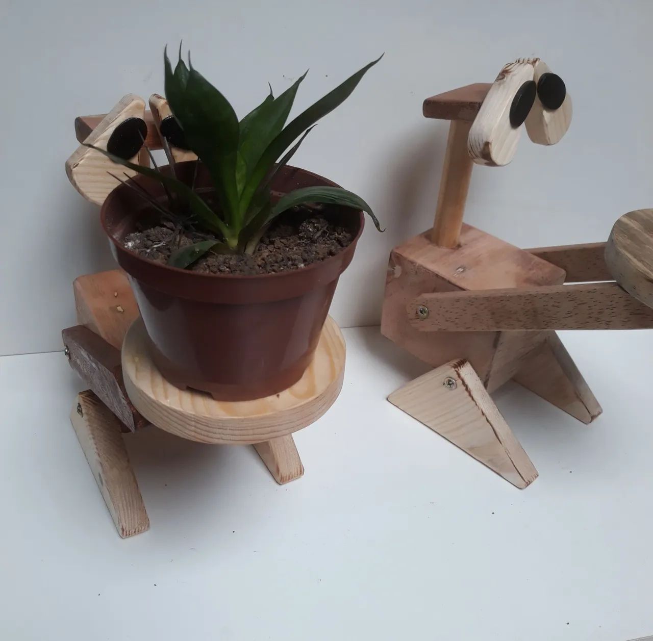 Lindo expositor  temático  para pequenos vasos de plantas ou outros objetos.  - Foto 2