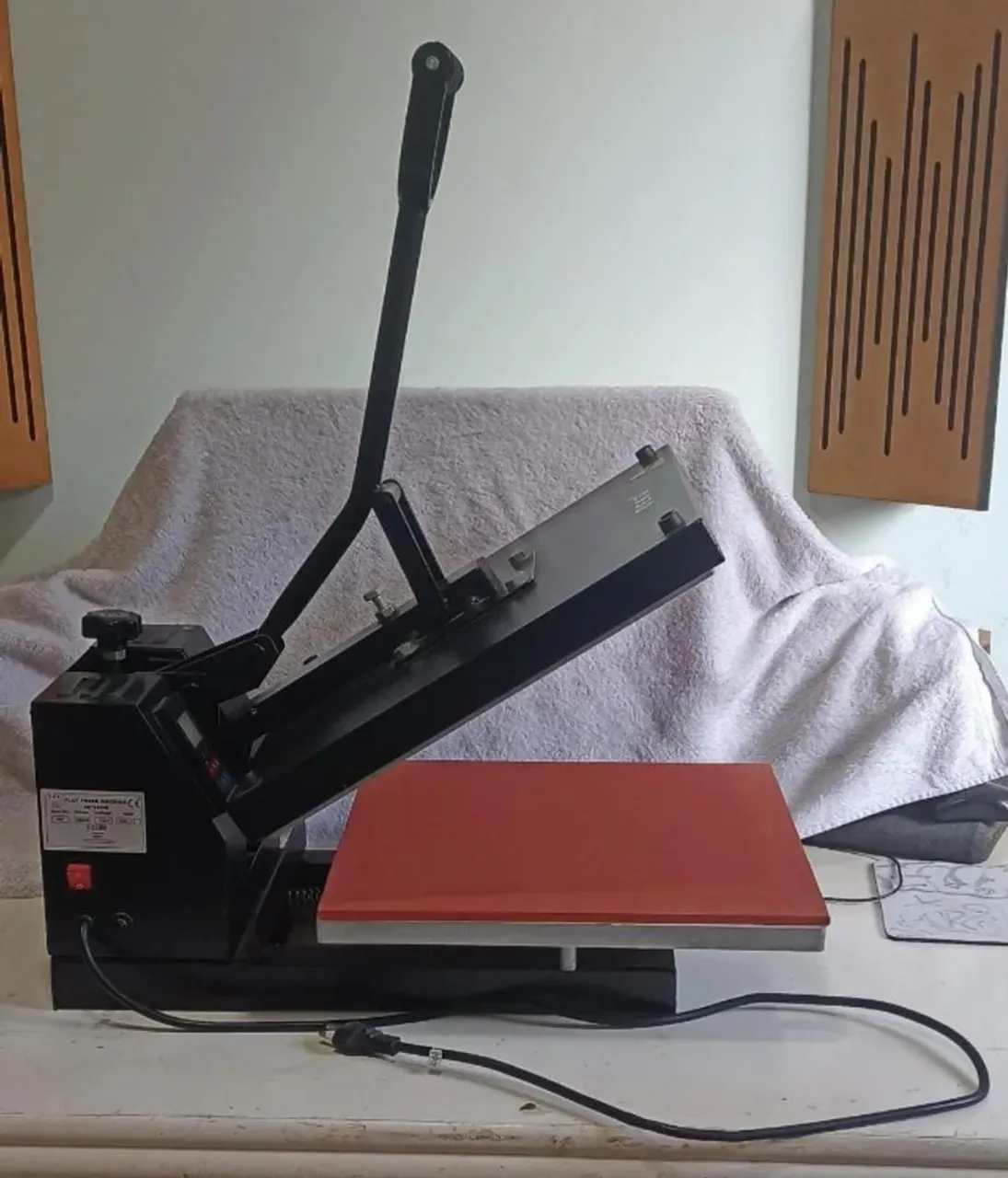 Prensa plana  220v Deko