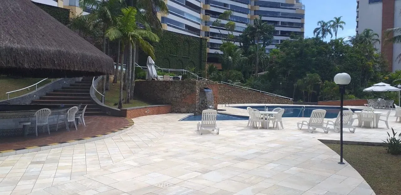 Apartamento à venda em Guarujá no condomínio Sorocotuba