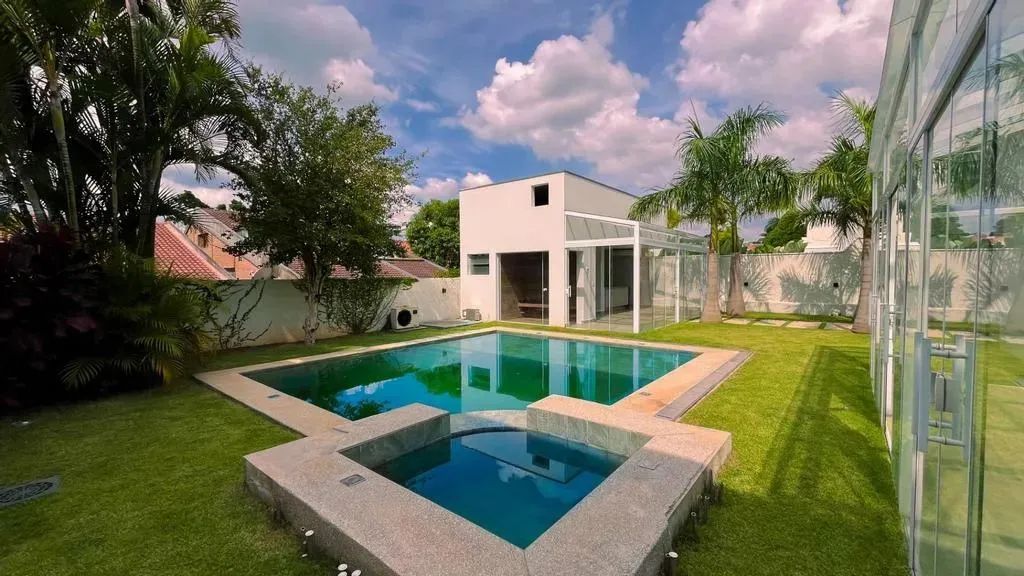 Casa à venda e para alugar em Santana de Parnaíba, Alphaville, com 4 quartos, com 500 m²