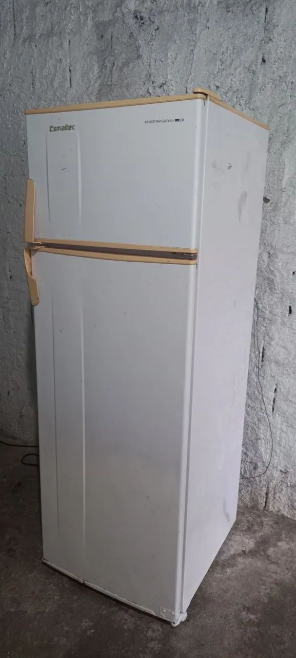 Geladeira gelo seco 320 litros 