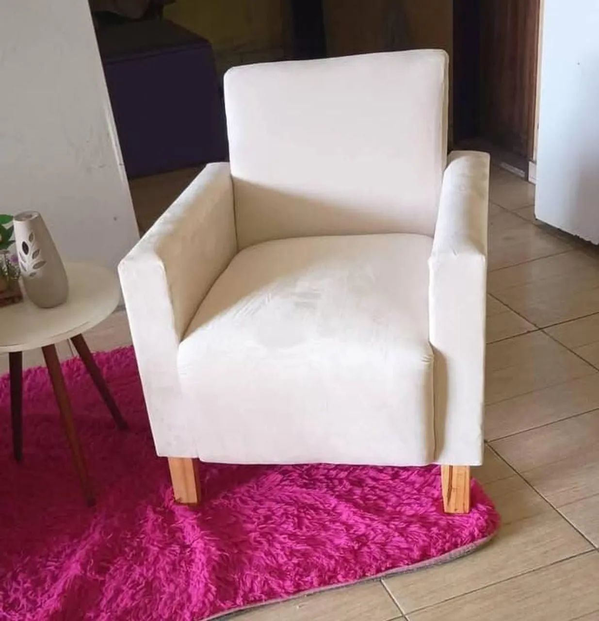 Sofá de 1 lugar c almofada e Puff