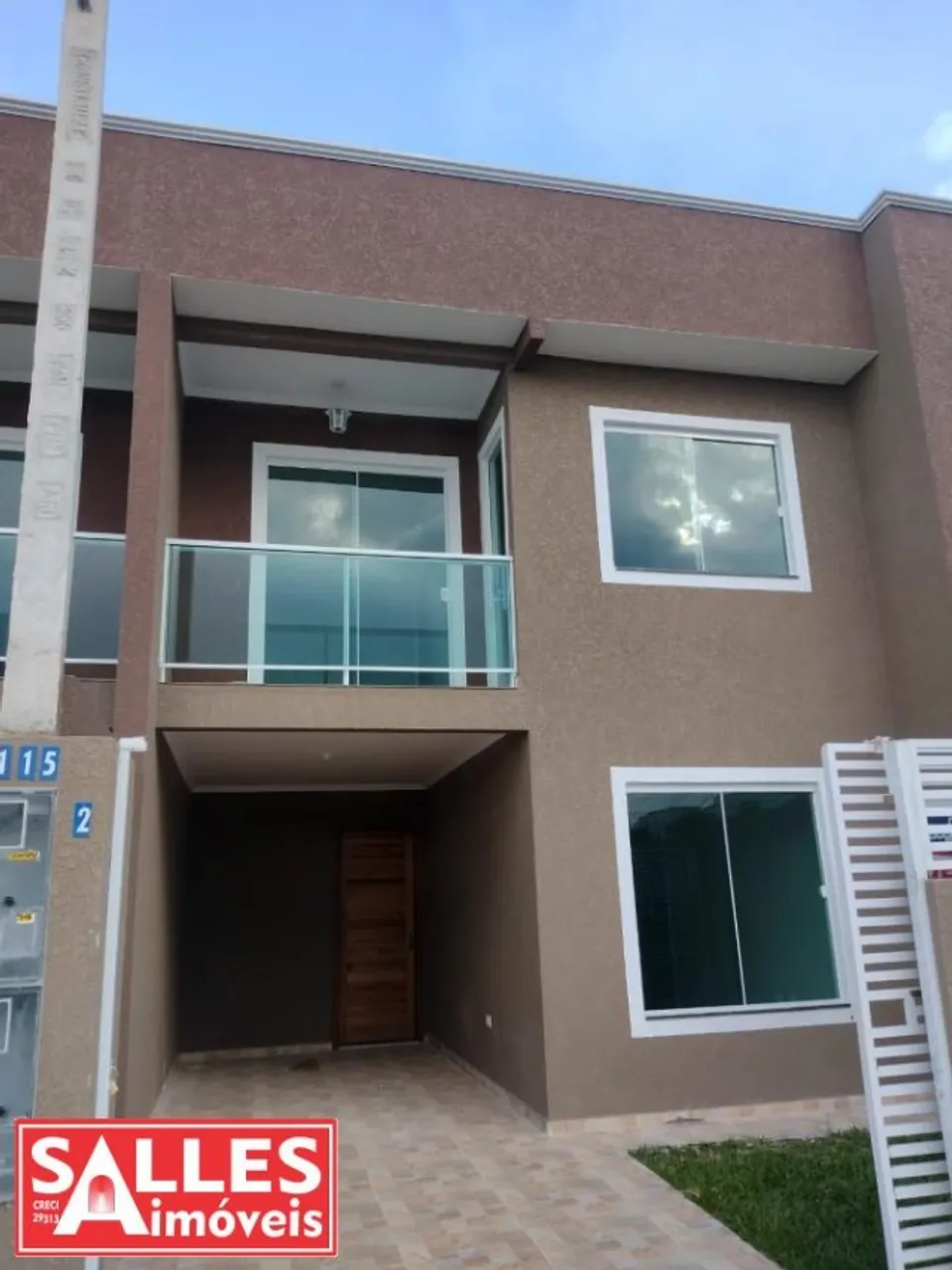 Sobrado/casa no Ganchinho: 3 qts, gar, churras, 379.000. Use FGTS, carta, carro, financia