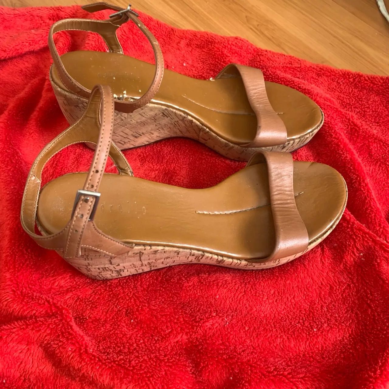 Sandália de couro plataforma anabela Corello- tam 37 Calçados